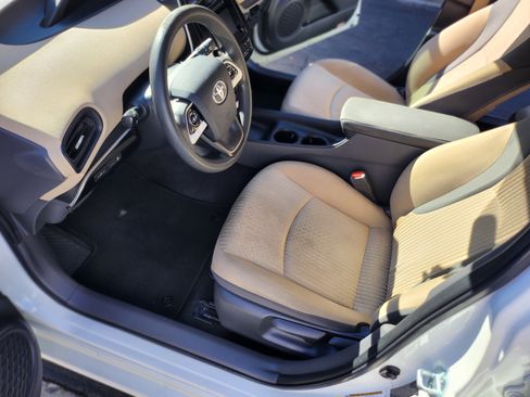 Used 2016 Toyota Prius Two image 20