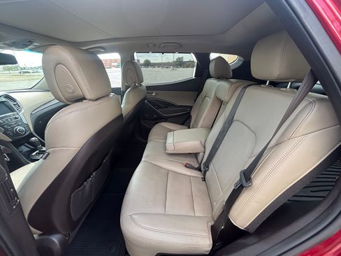 Used 2018 Hyundai Santa Fe Sport w/ 2.4L Tech Package 04 AWD/4WD image 19