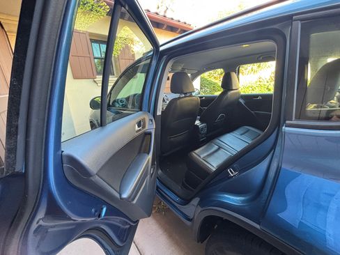 Used 2017 Volkswagen Tiguan S FWD image 9