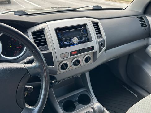 Used 2011 Toyota Tacoma PreRunner w/ SR5 Pkg #2 image 10