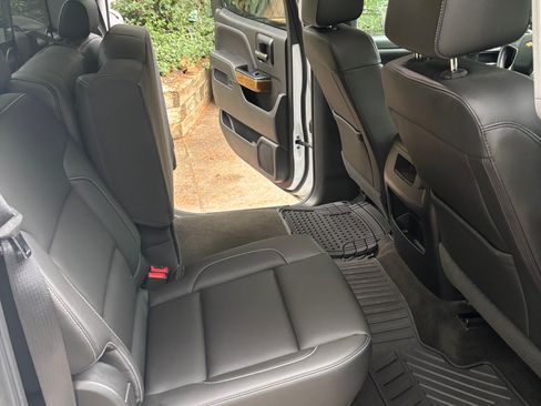 Used 2018 Chevrolet Silverado 1500 LTZ w/ Sport Package AWD/4WD image 19