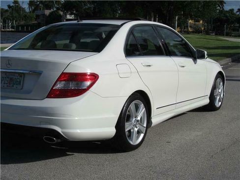 Used 2010 Mercedes-Benz C 300 Sedan image 1