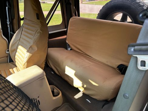 Used 2001 Jeep Wrangler Sahara AWD/4WD image 12