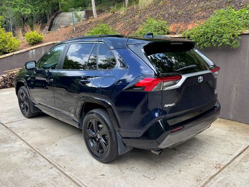 Used 2021 Toyota RAV4 XSE w/ XSE Grade Weather Package AWD/4WD image 10