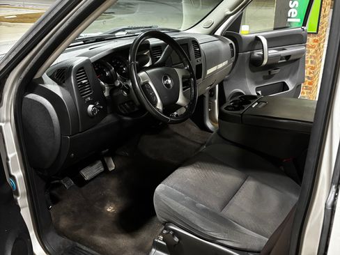 Used 2009 Chevrolet Silverado 1500 LT w/ Power Pack Plus AWD/4WD image 10