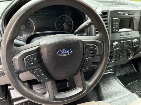 Used 2017 Ford F150 XLT AWD/4WD image 12