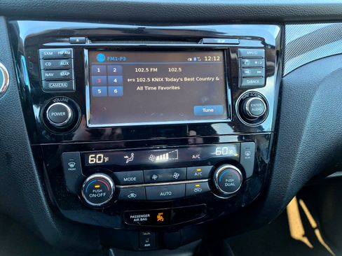 Used 2015 Nissan Rogue SL w/ SL Premium Package image 17