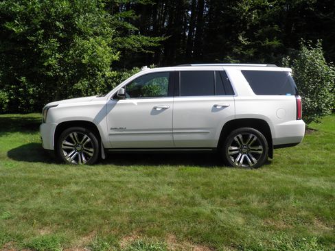 Used 2020 GMC Yukon Denali w/ Denali Ultimate Package image 10