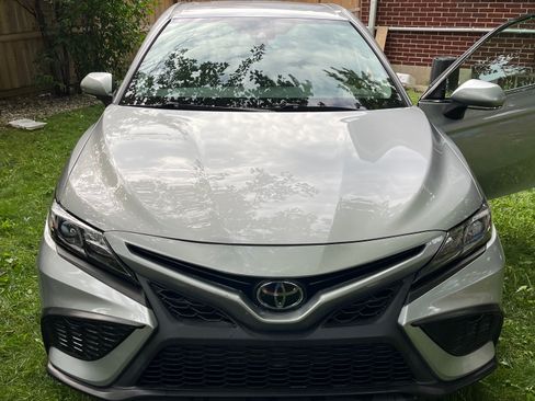 Used 2022 Toyota Camry SE FWD image 9