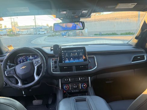 Used 2024 Chevrolet Suburban LT image 6