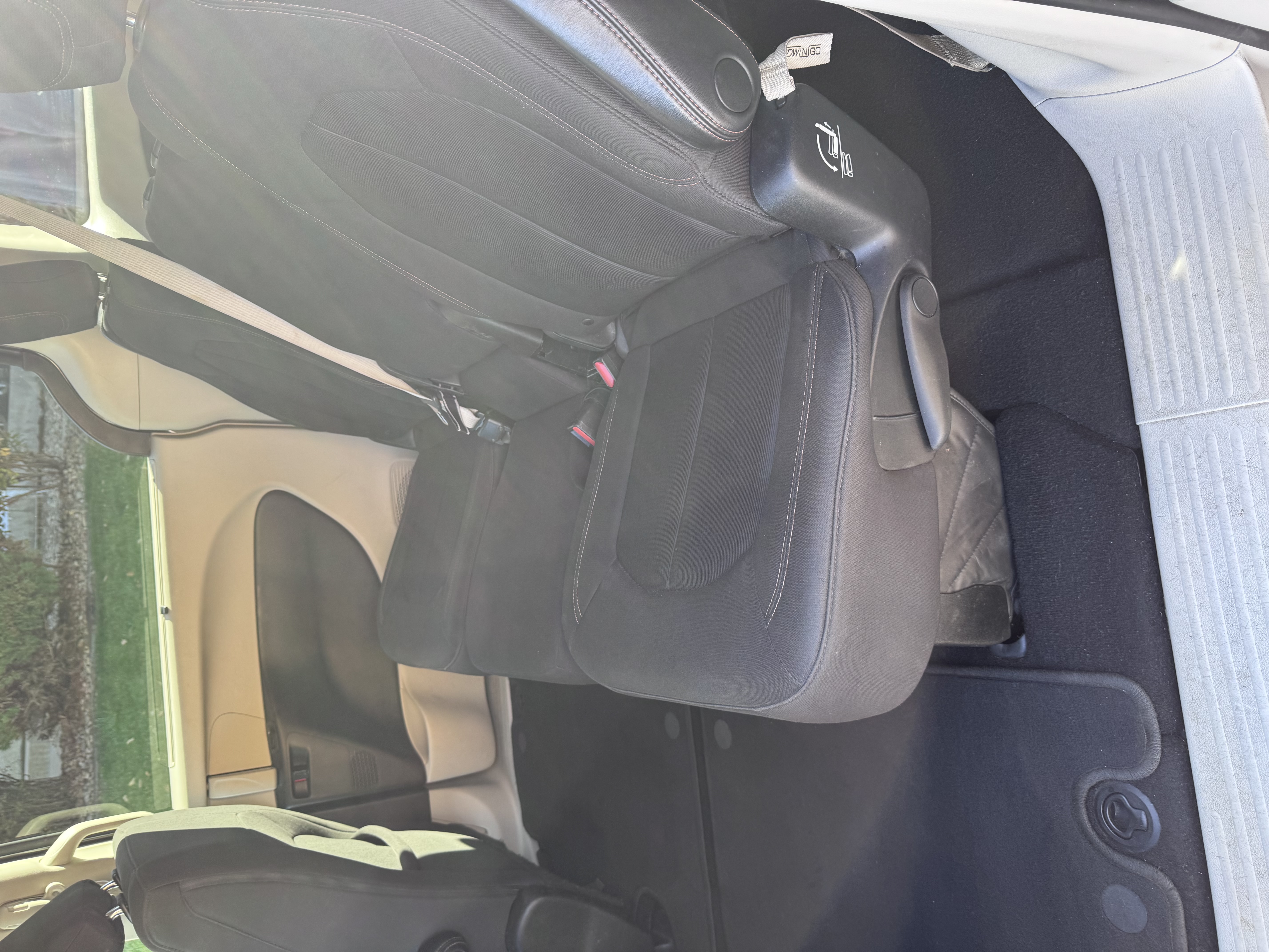 Used 2018 Chrysler Pacifica Touring Plus FWD image 12