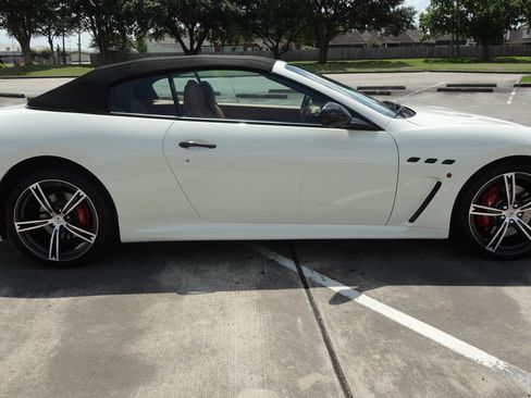 Used 2018 Maserati GranTurismo MC image 14