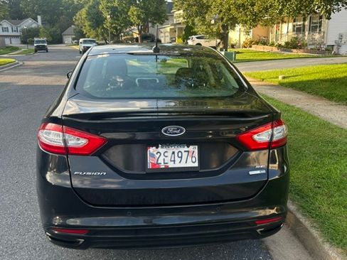 Used 2016 Ford Fusion SE AWD/4WD image 5