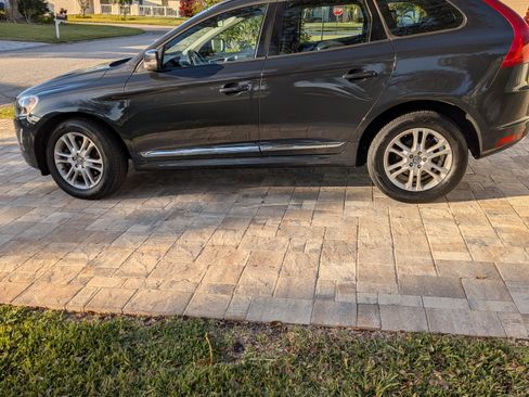 Used 2015 Volvo XC60 T5 image 5
