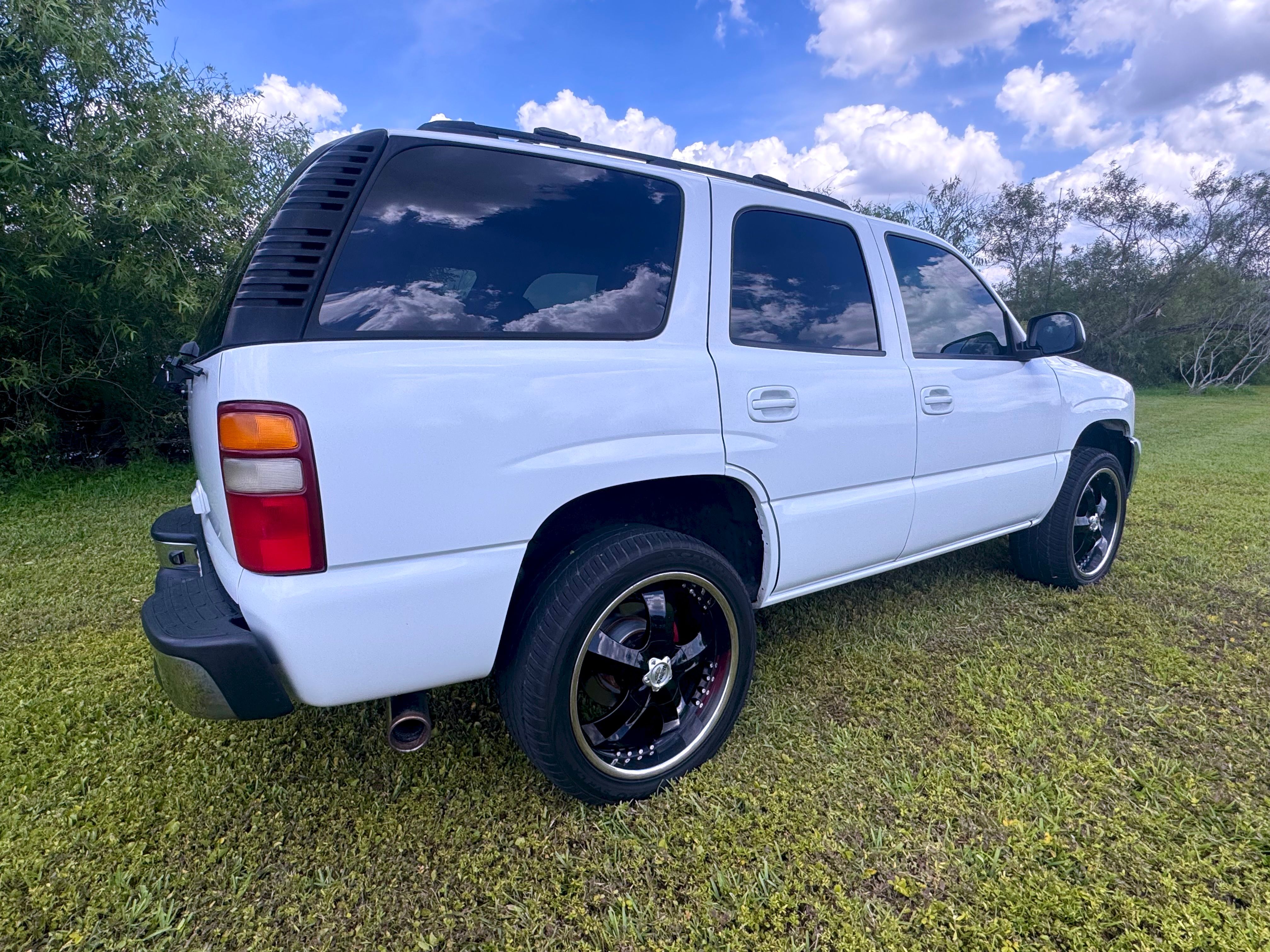 Used 2005 GMC Yukon SLT w/ SLT Preferred Equipment Group RWD image 11