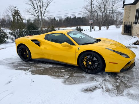 Used 2017 Ferrari 488 Spider image 4
