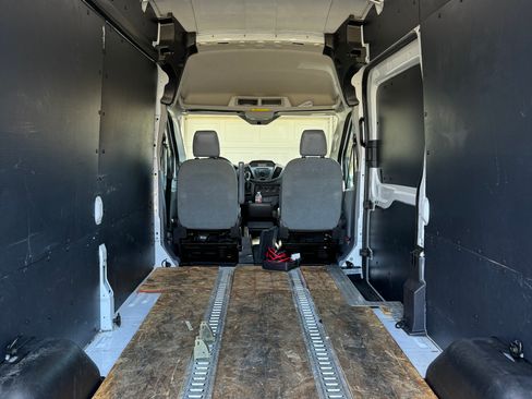 Used 2019 Ford Transit 250 148 High Roof image 5