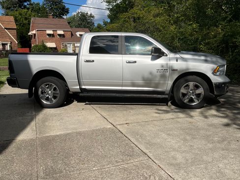 Used 2018 RAM 1500 Big Horn image 6