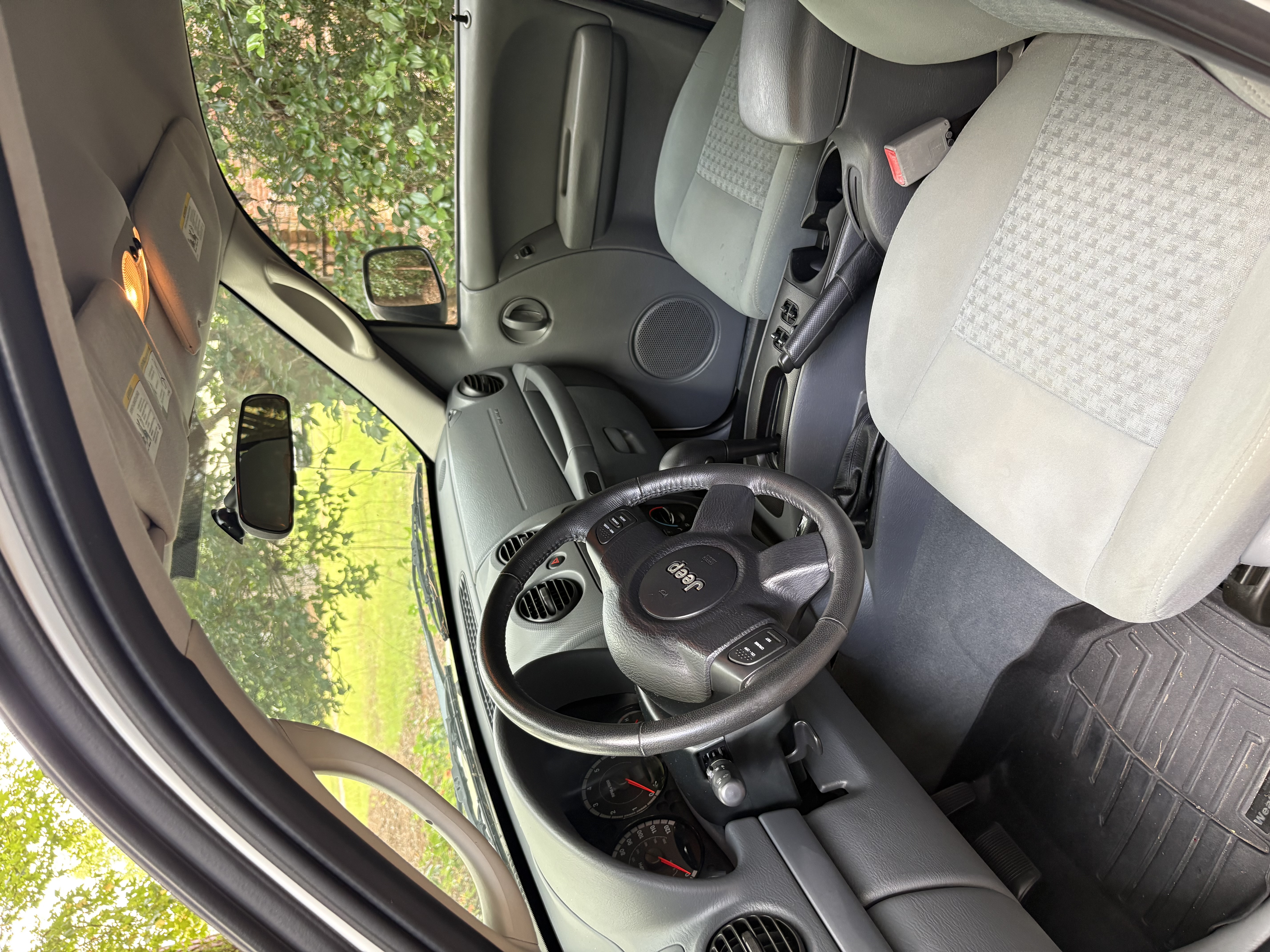Used 2007 Jeep Liberty Sport AWD/4WD image 12