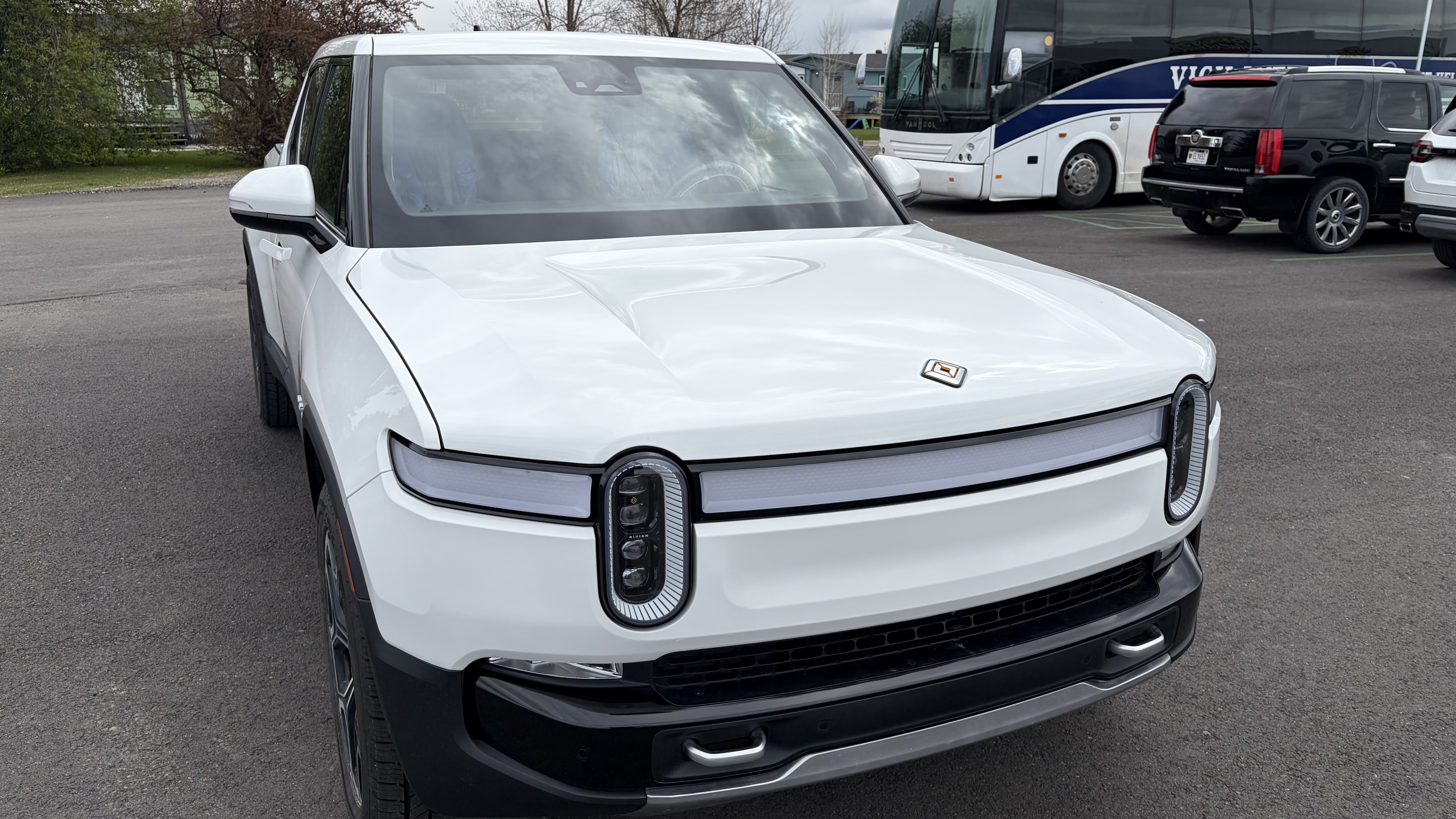 Used 2024 Rivian R1T Adventure Dual AWD/4WD image 6