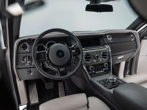 Used 2021 Rolls-Royce Cullinan image 20