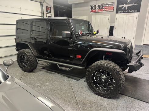 Used 2018 Jeep Wrangler Unlimited Sport S AWD/4WD image 6