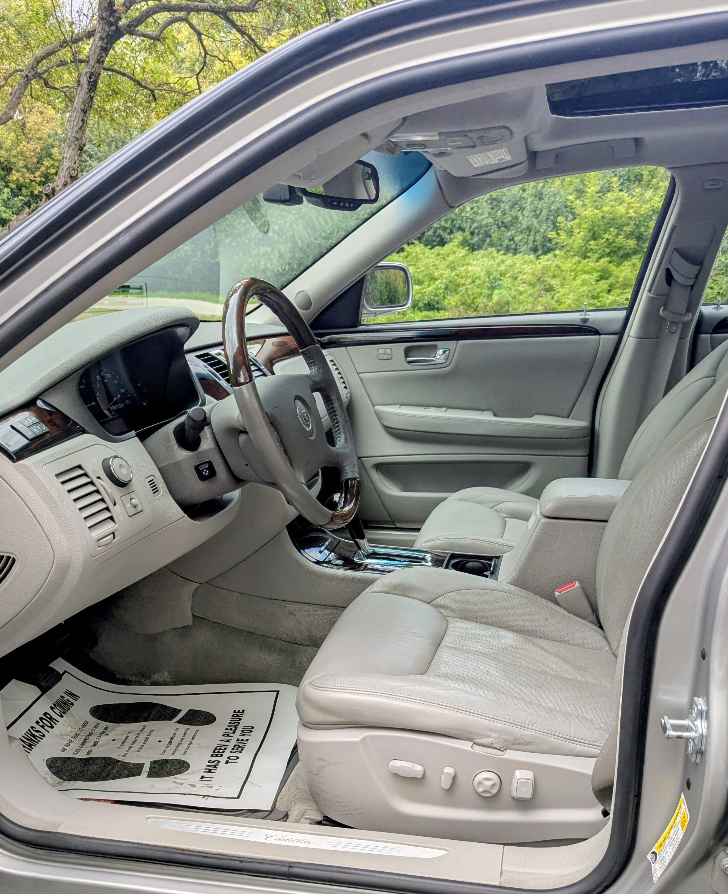Used 2007 Cadillac DTS Luxury II FWD image 8
