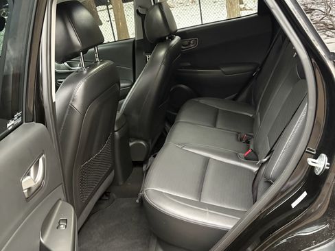 Used 2021 Hyundai Kona Limited image 10