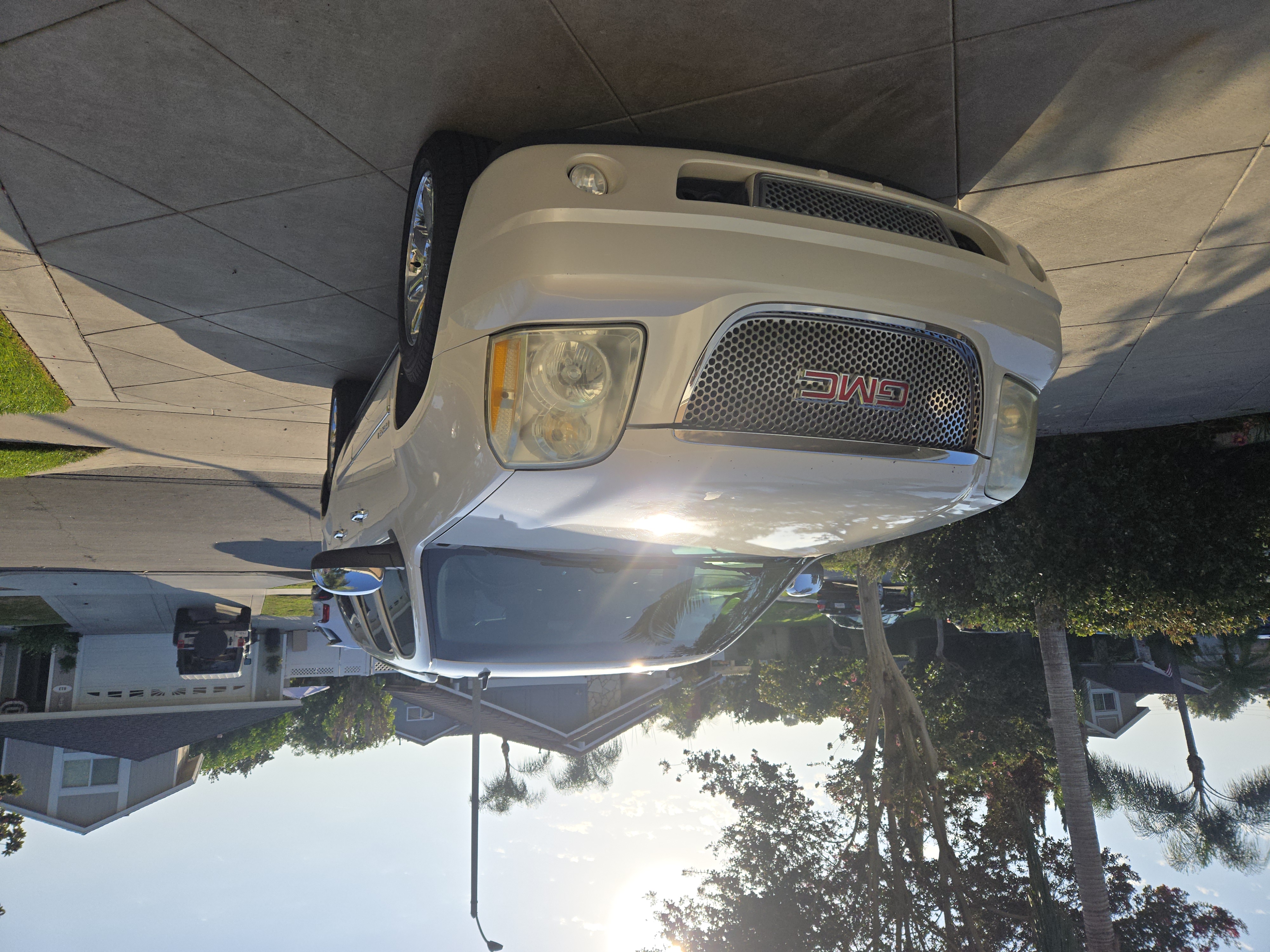 Used 2013 GMC Yukon XL Denali AWD/4WD image 4