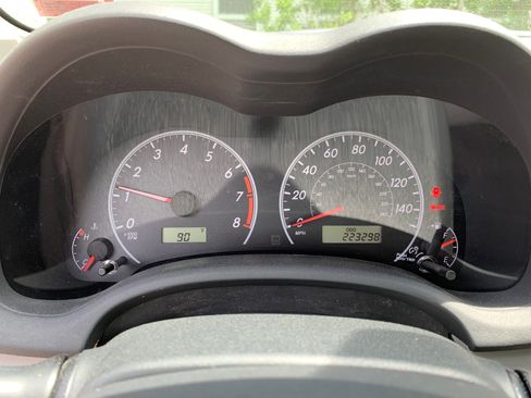 Used 2013 Toyota Corolla L FWD image 15