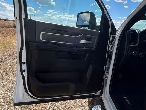Used 2023 RAM 2500 Big Horn w/ Level 1 Equipment Group AWD/4WD image 19