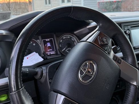 Used 2019 Toyota Tacoma SR5 image 14