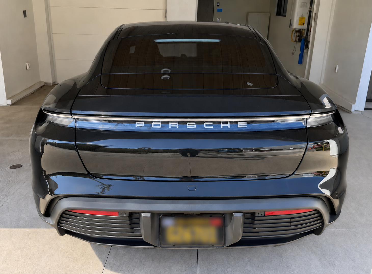 Used 2022 Porsche Taycan RWD image 10