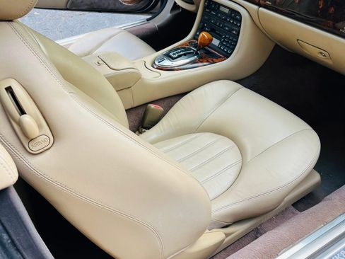 Used 2003 Jaguar XK8 Convertible image 5