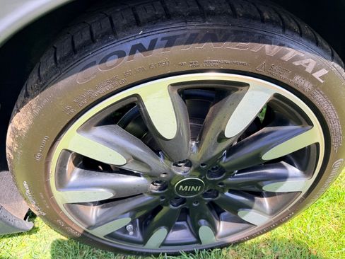 Used 2022 MINI Cooper S w/ Driver Assistance Package FWD image 9