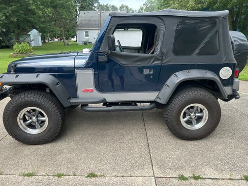 Used 2002 Jeep Wrangler X AWD/4WD image 1