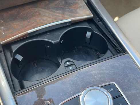 Used 2014 Mercedes-Benz E 350 4MATIC Sedan image 10