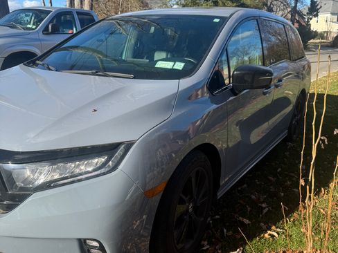 Used 2023 Honda Odyssey Sport image 1