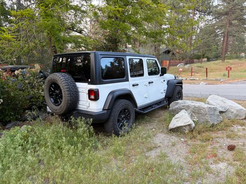 Used 2019 Jeep Wrangler Unlimited Sport S AWD/4WD image 2
