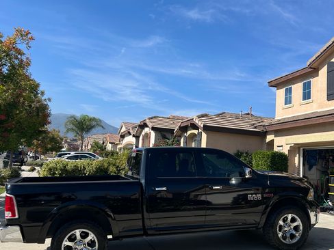 Used 2015 RAM 1500 Laramie w/ Convenience Group image 5