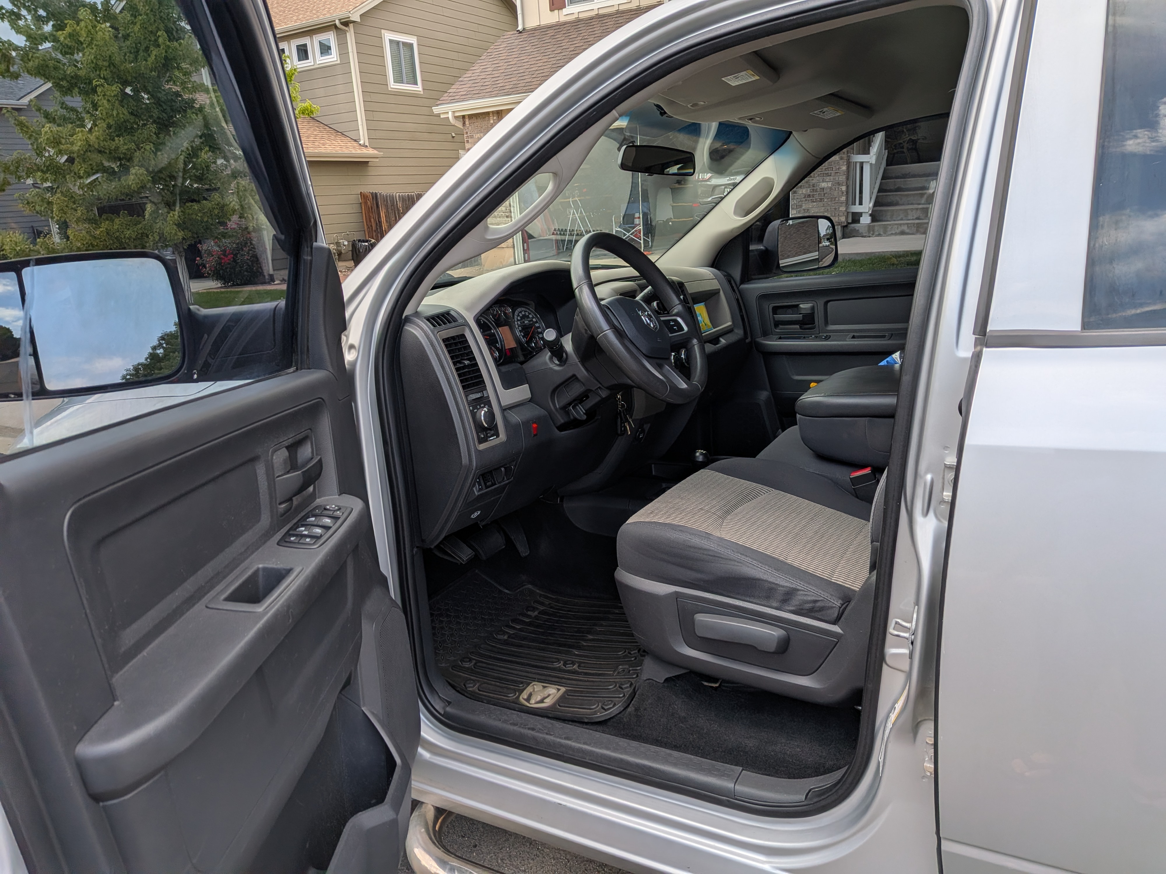 Used 2011 RAM 2500 ST w/ ST Popular Equipment Group AWD/4WD image 9