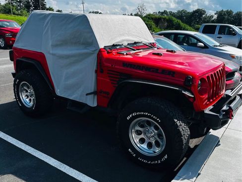Used 2019 Jeep Wrangler Sport image 5