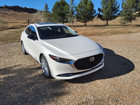 Used 2022 MAZDA MAZDA3 s image 2