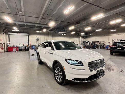 Used 2022 Lincoln Nautilus FWD image 10