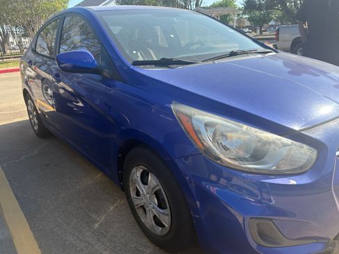 Used 2014 Hyundai Accent GLS image 5