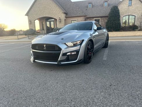 Used 2021 Ford Mustang Shelby GT500 w/ Technology Package image 2