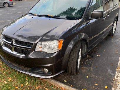 Used 2018 Dodge Grand Caravan SXT w/ Rear Park Assist Package