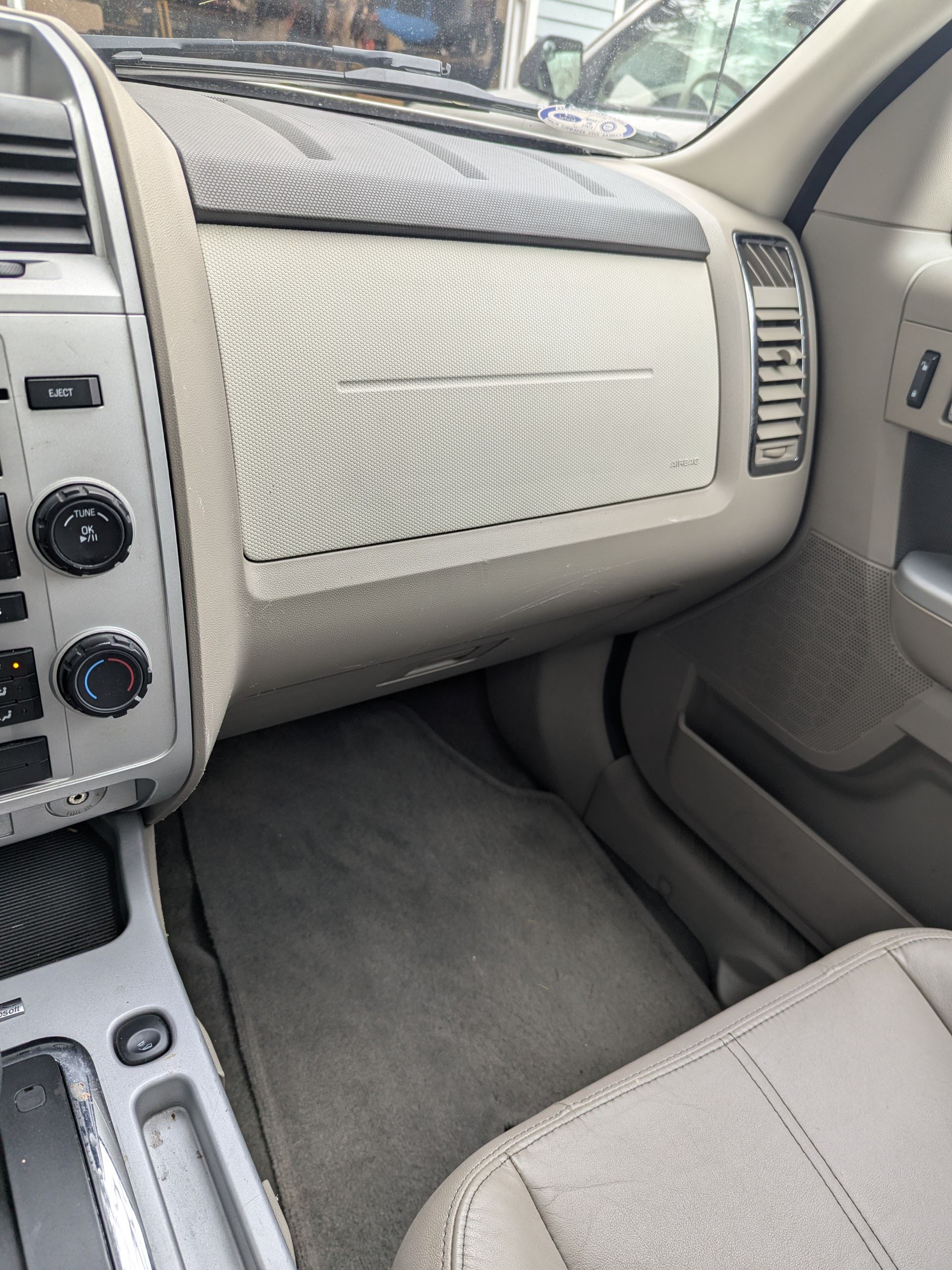 Used 2010 Mercury Mariner 4WD image 13
