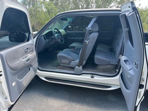 Used 2002 Toyota Tundra Limited image 13