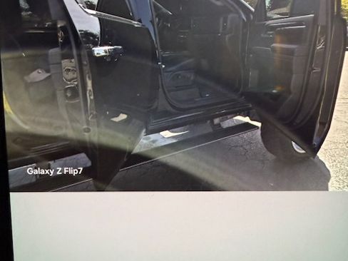 Used 2024 Chevrolet Silverado 2500 LTZ w/ LTZ Convenience Package image 10